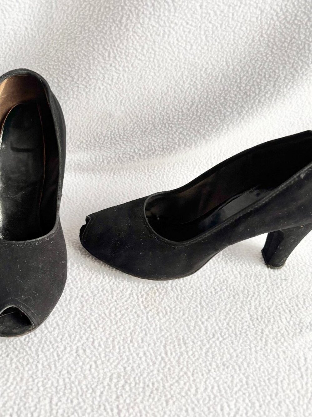 Vintage 1950s Black Suede Peep Toe Chunky Heel Pumps Size 8